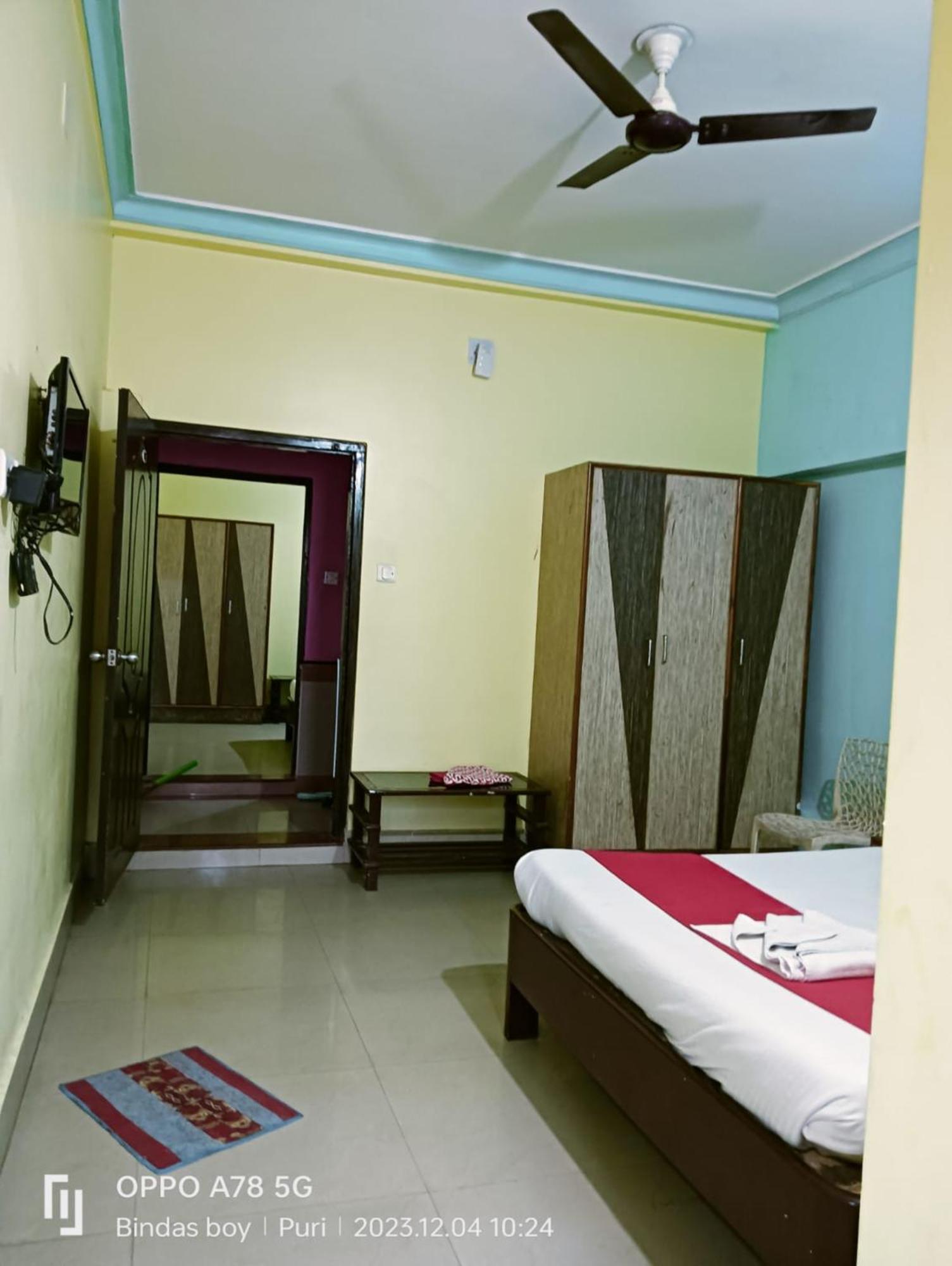 Hotel D2 Holiday Inn -Near Niladri Sea Beach - Puri - Official Verified Bagian luar foto