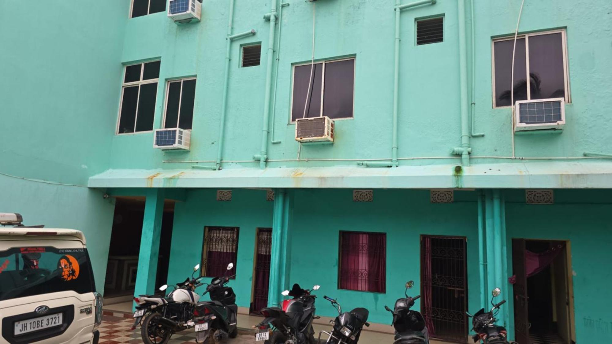 Hotel D2 Holiday Inn -Near Niladri Sea Beach - Puri - Official Verified Bagian luar foto