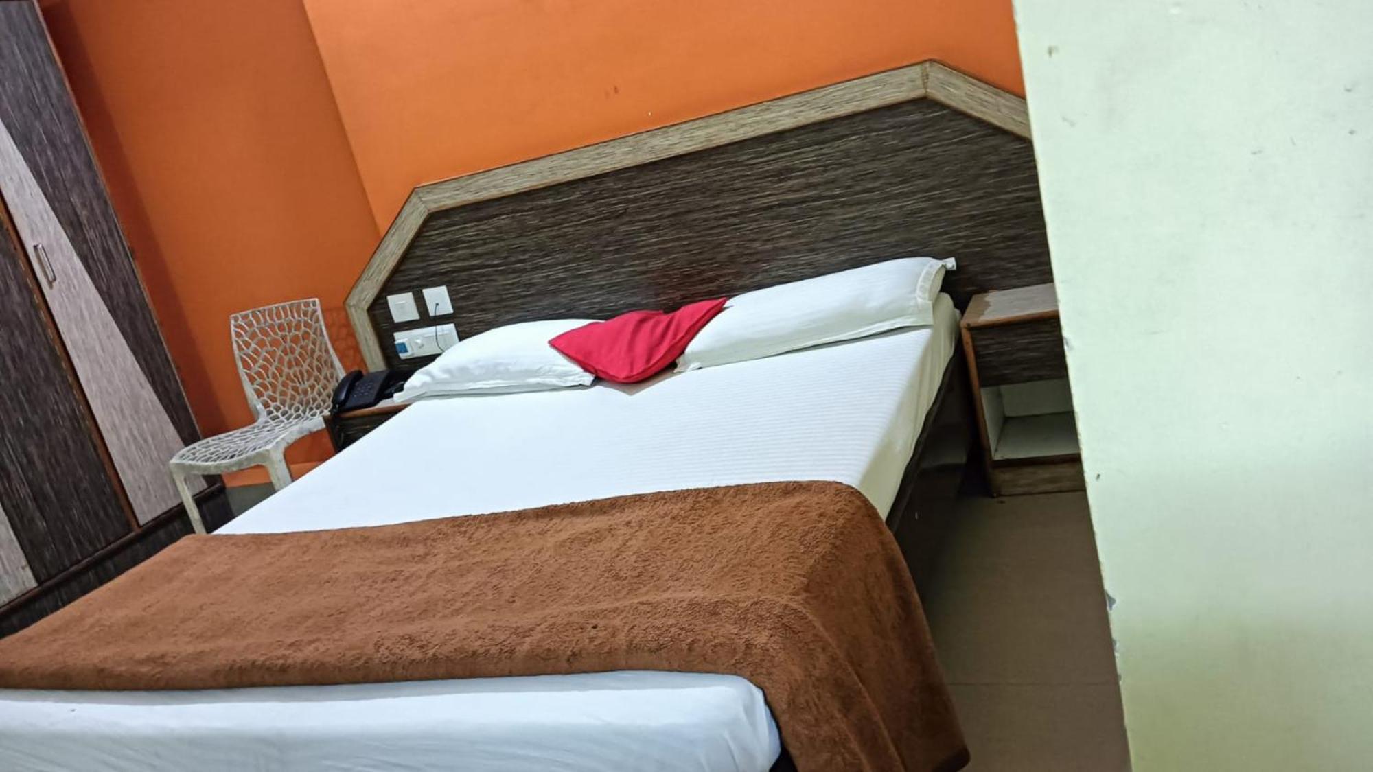 Hotel D2 Holiday Inn -Near Niladri Sea Beach - Puri - Official Verified Bagian luar foto