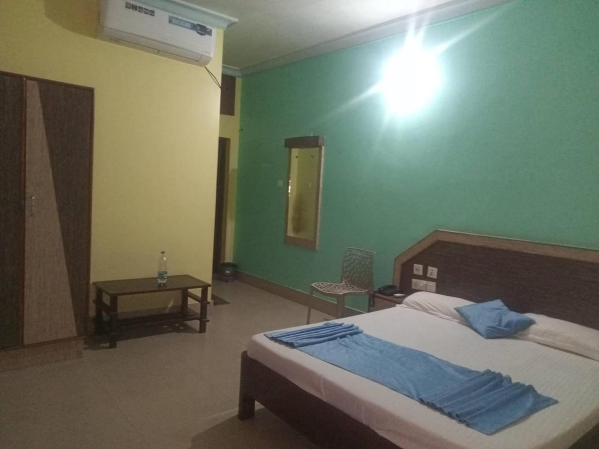 Hotel D2 Holiday Inn -Near Niladri Sea Beach - Puri - Official Verified Bagian luar foto